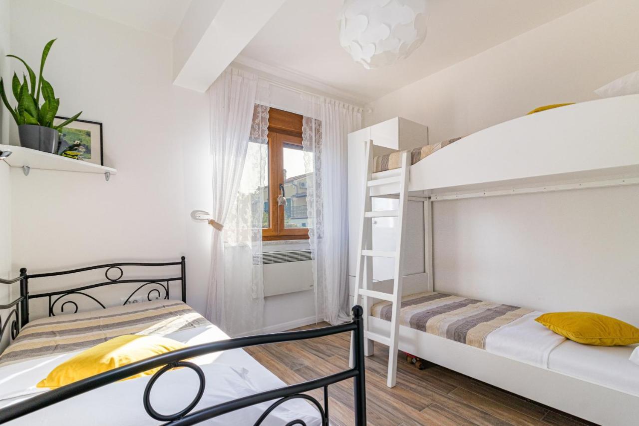 Lovely Istrian Apartment With A Private Swimming Pool And A Charming Garden Banjole Exteriör bild